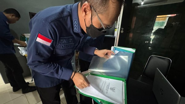 kejaksaan-tinggi-kejati-banten-menggeledah-kantor-bumd-pt-agrobisnis-banten-mandiri-abm-di-kota-serang-banten-dok-istimewa-1776396023768_169